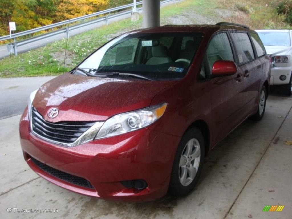 2011 Sienna LE - Salsa Red Pearl / Bisque photo #4