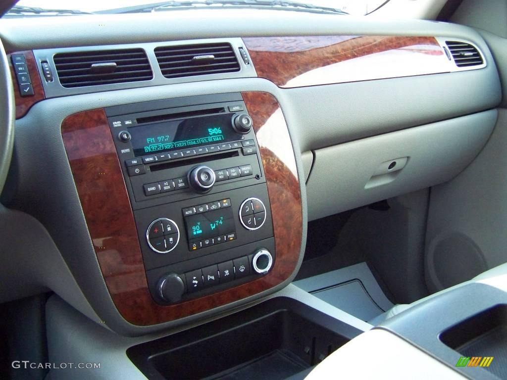 2007 Suburban 1500 LT 4x4 - Dark Blue Metallic / Light Titanium/Dark Titanium photo #22