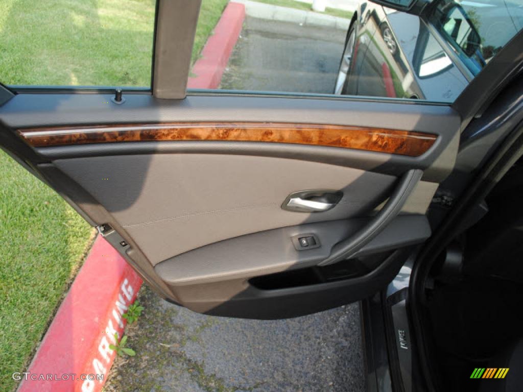 Black Interior 2009 BMW 5 Series 528i Sedan Photo #38267431
