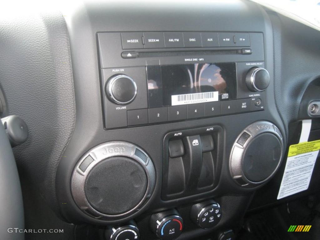 2011 Wrangler Sport S 4x4 - Natural Green Pearl / Black photo #10