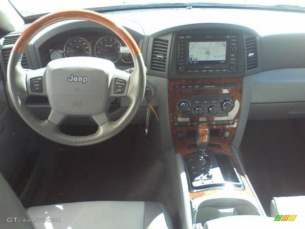 2007 Jeep Grand Cherokee Overland Medium Slate Gray Dashboard Photo #38272356