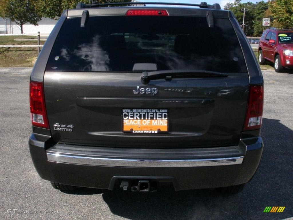 2006 Grand Cherokee Limited 4x4 - Dark Khaki Pearl / Khaki photo #6