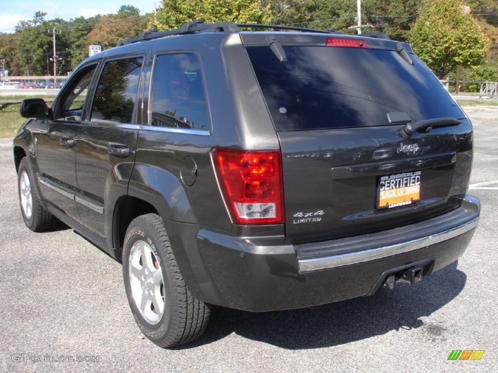 2006 Grand Cherokee Limited 4x4 - Dark Khaki Pearl / Khaki photo #7