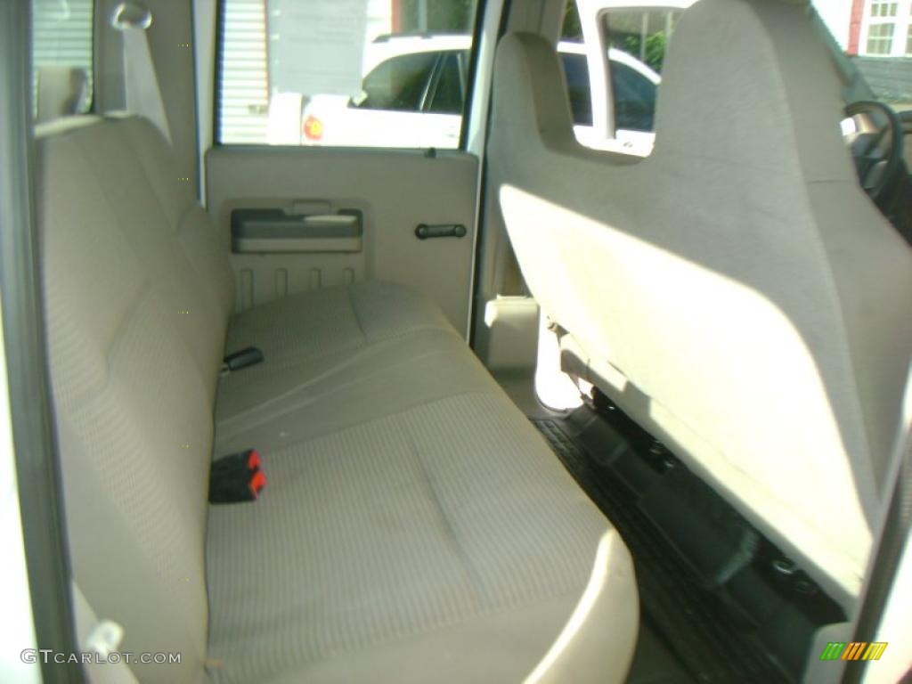 2008 F350 Super Duty XL Crew Cab - Oxford White / Camel photo #32