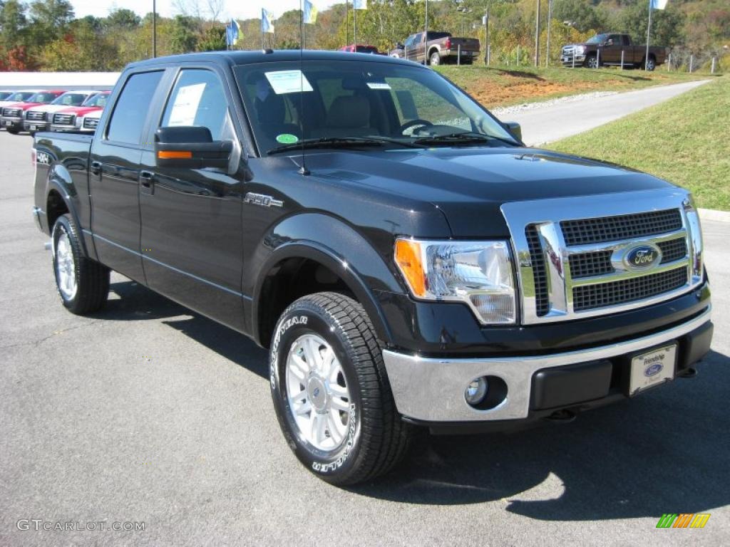 2010 F150 Lariat SuperCrew 4x4 - Tuxedo Black / Tan photo #4