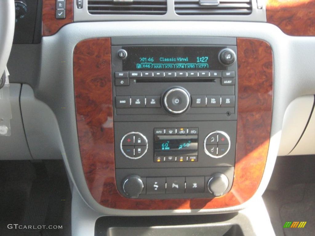 2011 Chevrolet Avalanche LT 4x4 Controls Photo #38277360