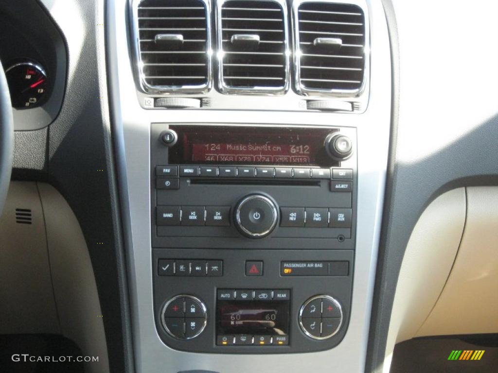 2011 GMC Acadia SLT Controls Photo #38277604