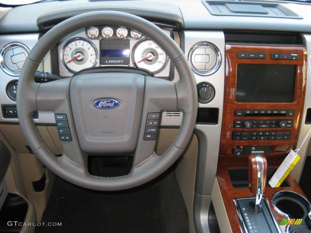 2010 F150 Lariat SuperCrew 4x4 - Tuxedo Black / Tan photo #25