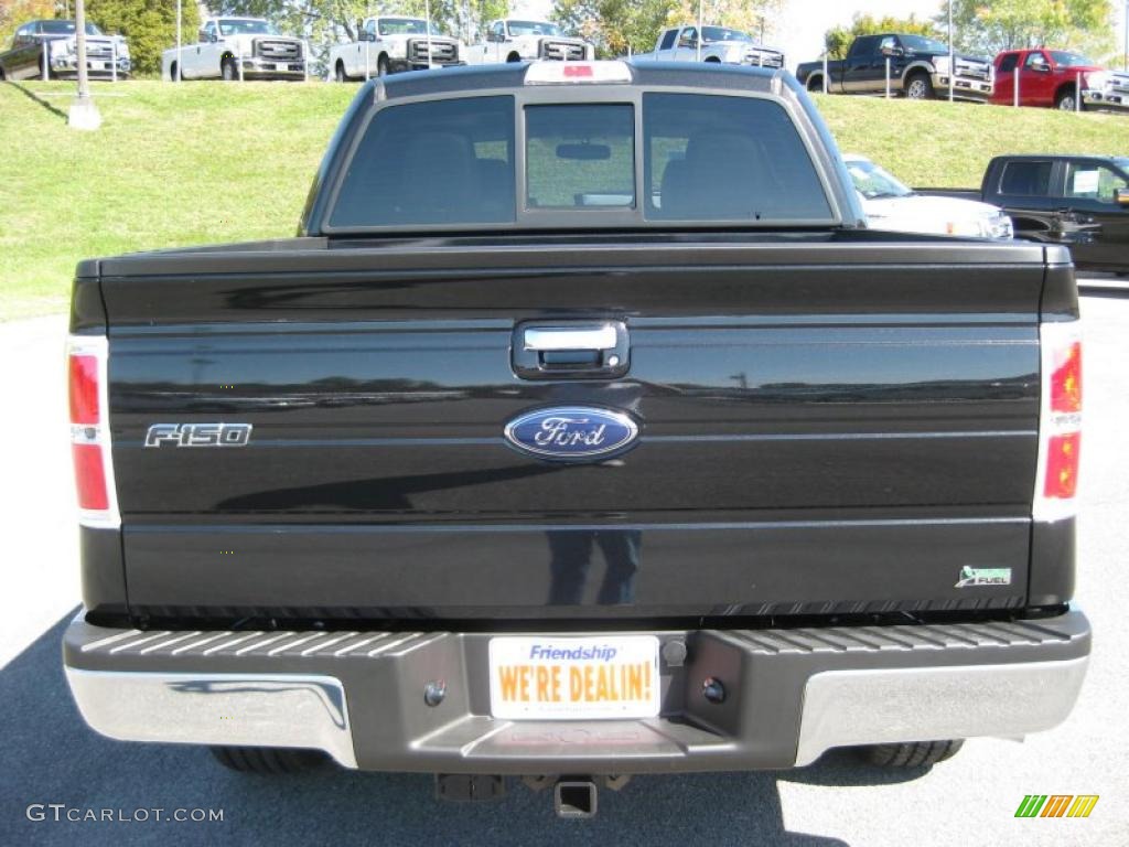 2010 F150 Lariat SuperCrew 4x4 - Tuxedo Black / Black photo #7