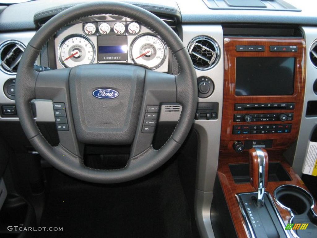 2010 F150 Lariat SuperCrew 4x4 - Tuxedo Black / Black photo #24