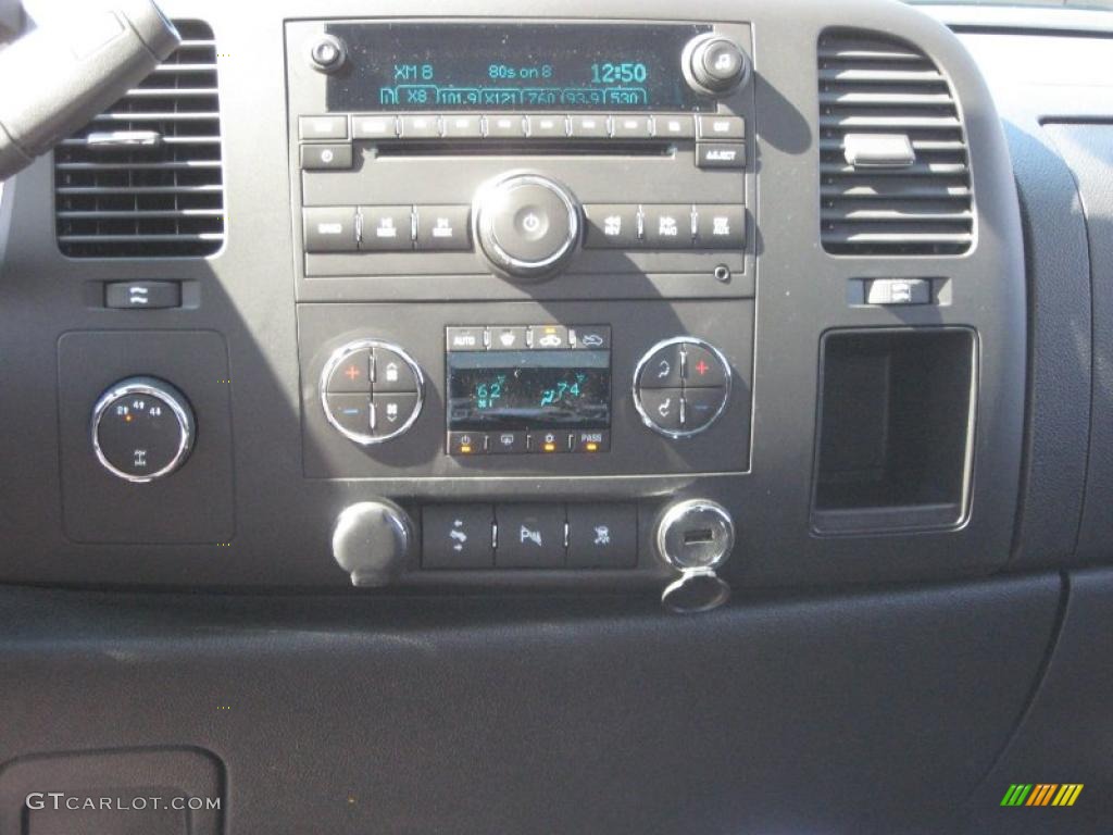 2011 Chevrolet Silverado 2500HD LT Extended Cab 4x4 Controls Photo #38278752