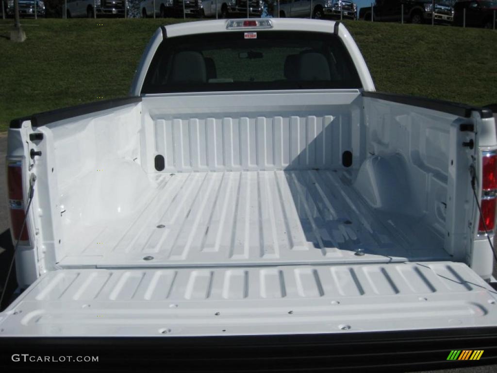 2010 F150 STX SuperCab - Oxford White / Medium Stone photo #10