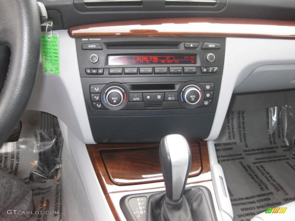 2008 BMW 1 Series 128i Coupe Controls Photo #38281752