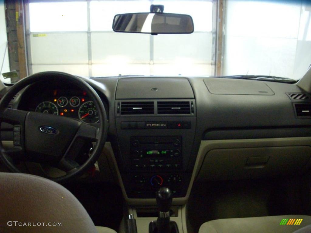 2007 Fusion S - Tungsten Grey Metallic / Light Stone photo #15