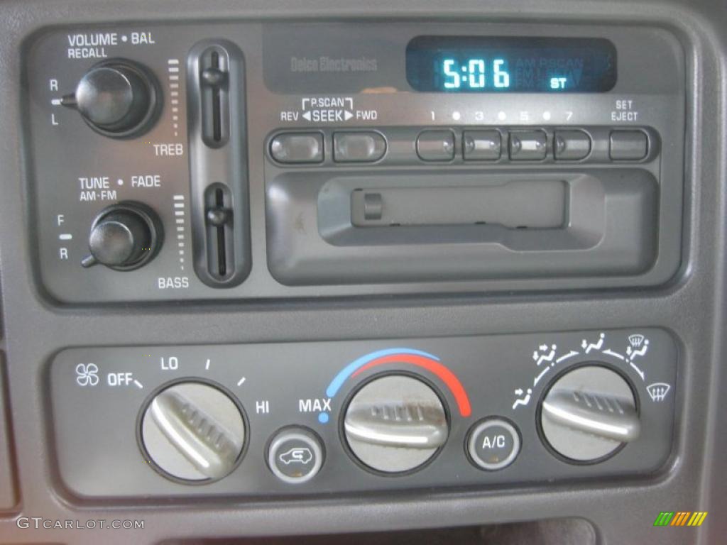 1995 Chevrolet C/K K1500 Extended Cab 4x4 Controls Photo #38282552