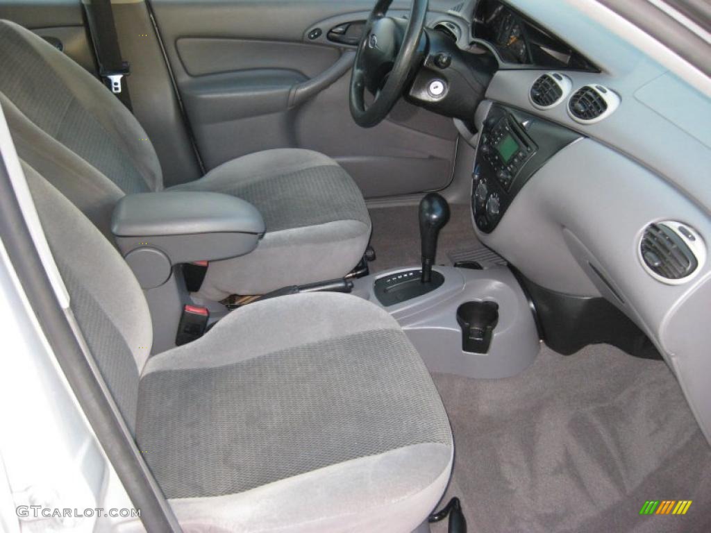 Medium Graphite Interior 2003 Ford Focus SE Sedan Photo #38283252