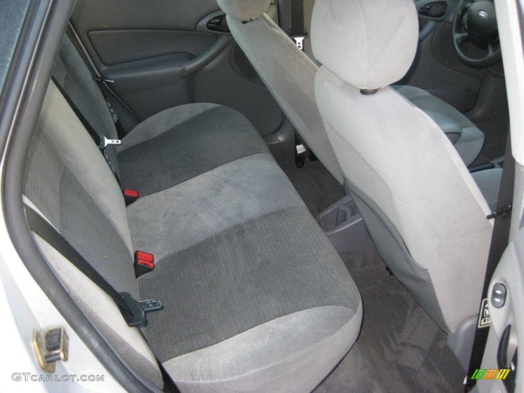 Medium Graphite Interior 2003 Ford Focus SE Sedan Photo #38283300