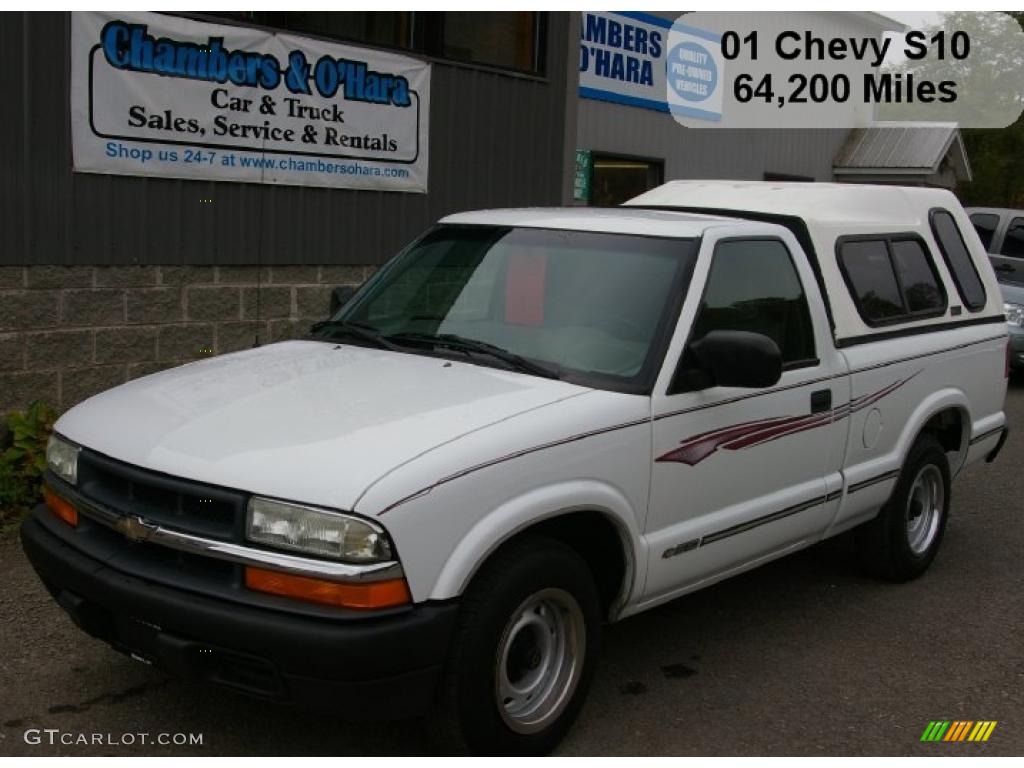 2001 S10 Regular Cab - Summit White / Medium Gray photo #1