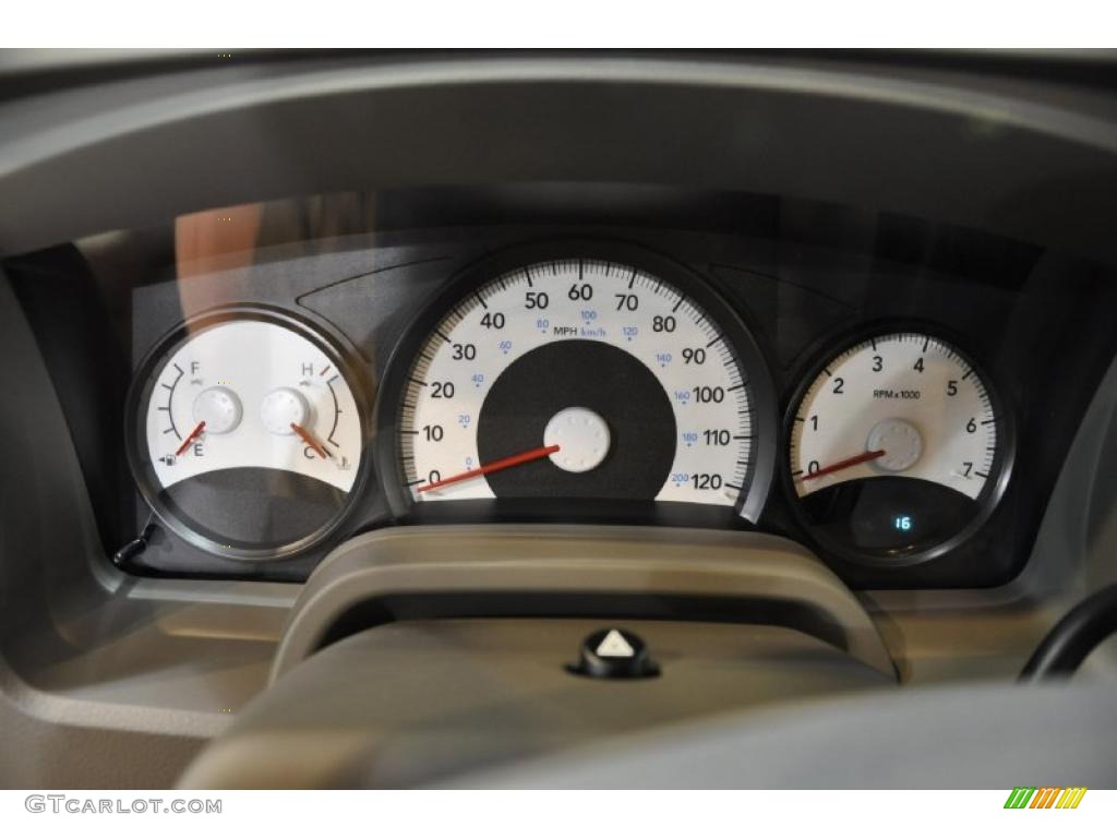 2011 Dodge Dakota Big Horn Crew Cab Gauges Photo #38288232