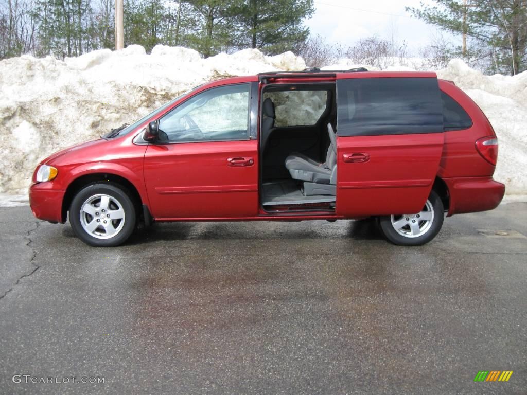 2006 Grand Caravan SXT - Inferno Red Crystal Pearl / Medium Slate Gray photo #6