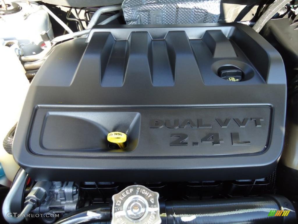 2009 Dodge Caliber R/T 2.4 Liter DOHC 16-Valve Dual VVT 4 Cylinder Engine Photo #38296363