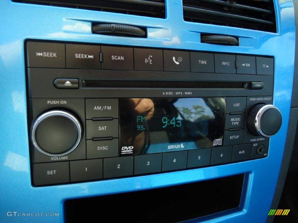 2009 Dodge Caliber R/T Controls Photo #38296427