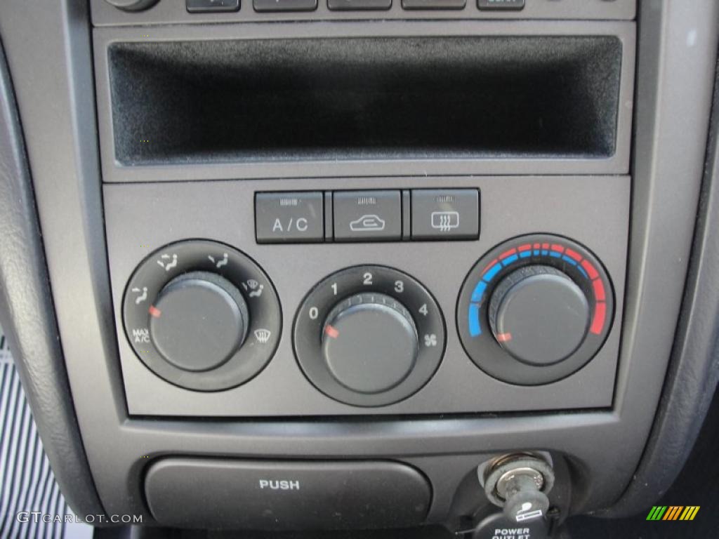2004 Elantra GLS Sedan - Crimson Dark Red / Gray photo #36