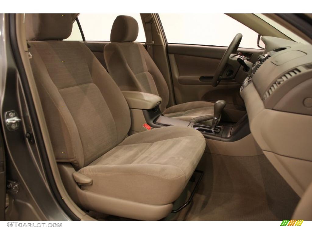 Taupe Interior 2005 Toyota Camry LE V6 Photo #38302403