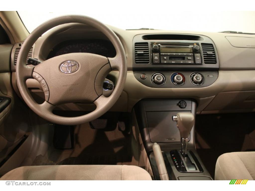 2005 Toyota Camry LE V6 Taupe Dashboard Photo #38302451
