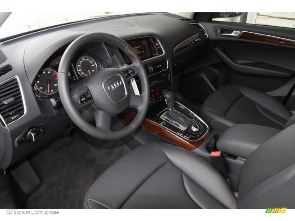 2011 Audi Q5 3.2 quattro Black Dashboard Photo #38305623