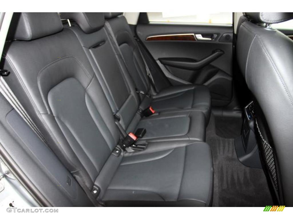 Black Interior 2011 Audi Q5 3.2 quattro Photo #38305703