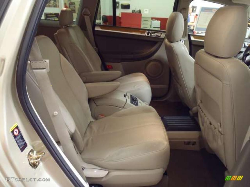 Light Taupe Interior 2005 Chrysler Pacifica Limited AWD Photo #38306667