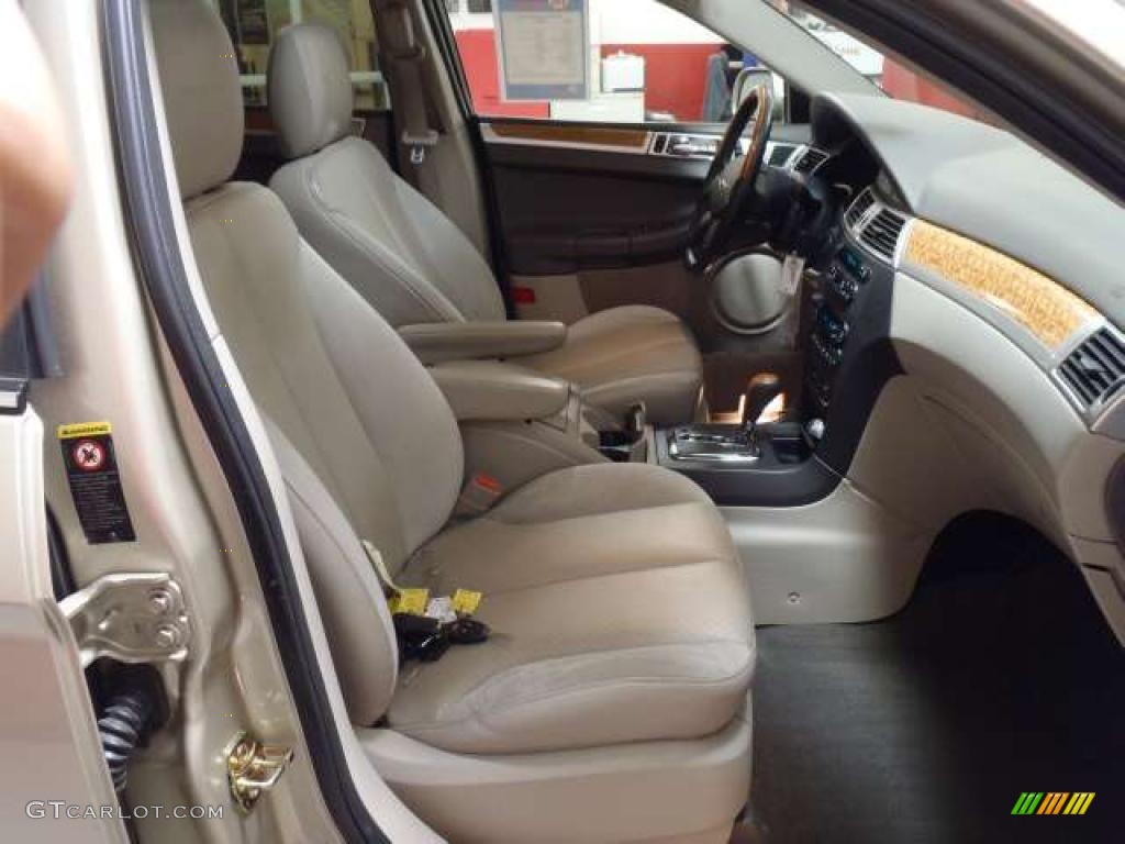 Light Taupe Interior 2005 Chrysler Pacifica Limited AWD Photo #38306699