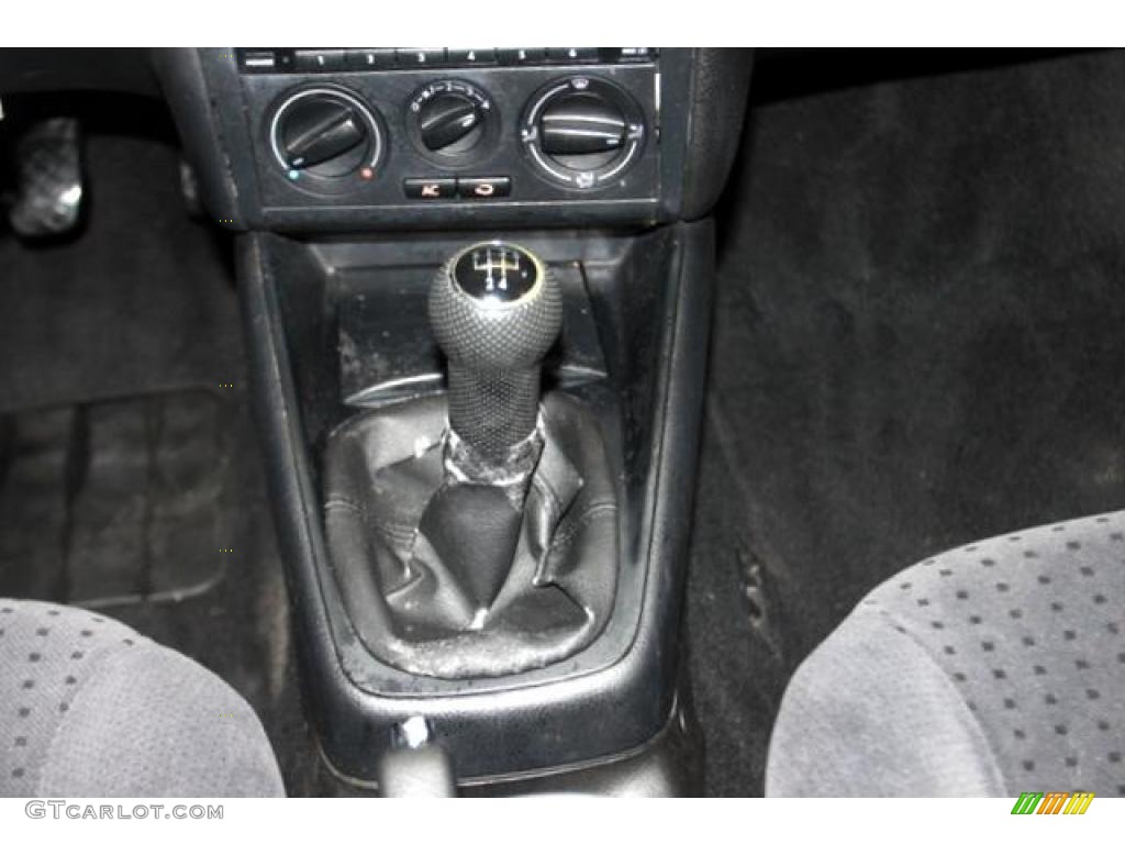 1999 Golf GLS 4 Door - Uni Black / Black photo #17