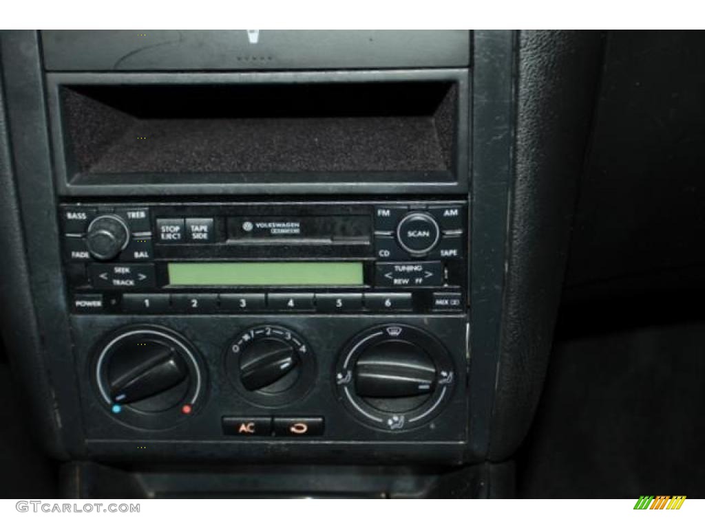 1999 Golf GLS 4 Door - Uni Black / Black photo #18