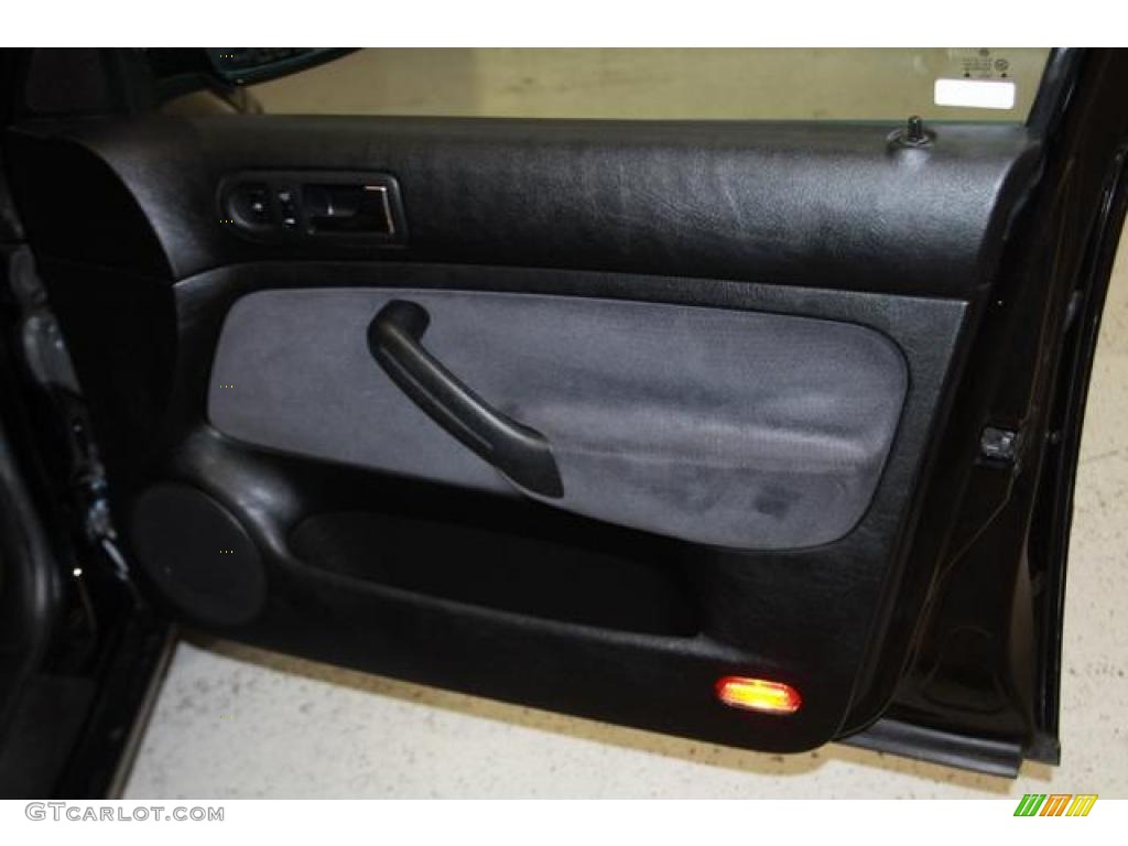 1999 Golf GLS 4 Door - Uni Black / Black photo #21