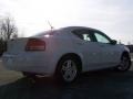 Stone White - Avenger SXT Photo No. 4