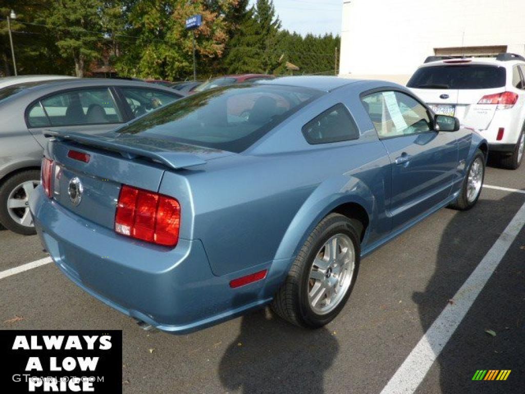 2006 Mustang GT Premium Coupe - Windveil Blue Metallic / Dark Charcoal photo #2