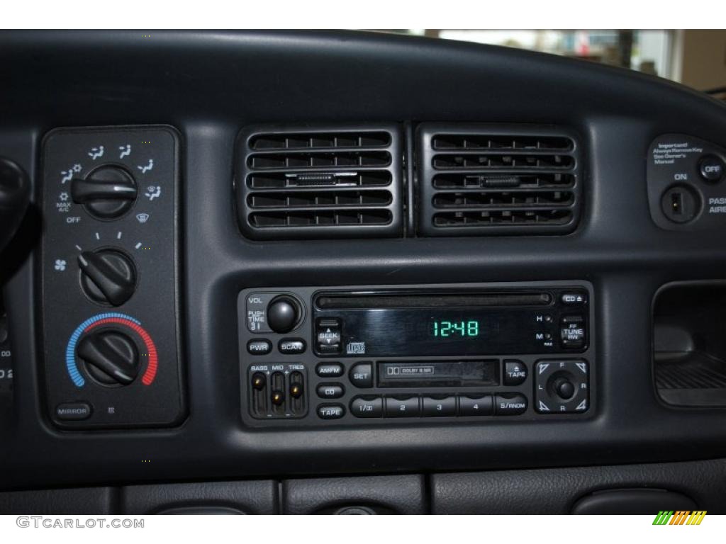 2001 Dodge Ram 1500 Sport Regular Cab 4x4 Controls Photo #38309719