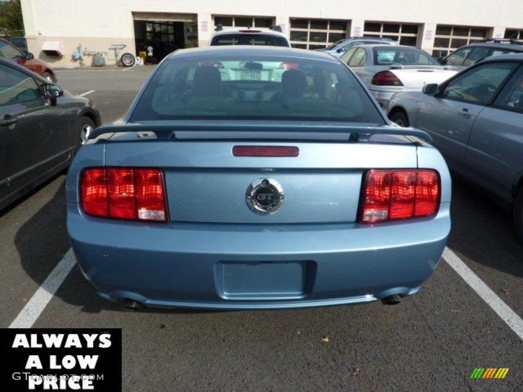 2006 Mustang GT Premium Coupe - Windveil Blue Metallic / Dark Charcoal photo #3