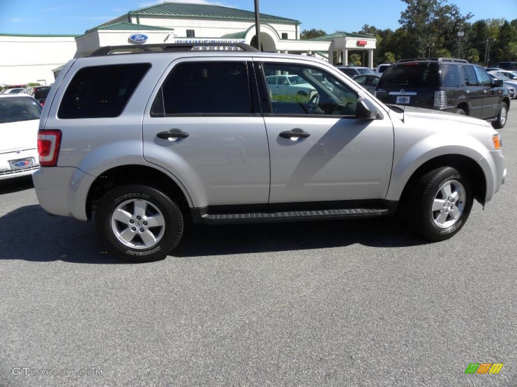 2009 Escape XLT 4WD - Brilliant Silver Metallic / Stone photo #13