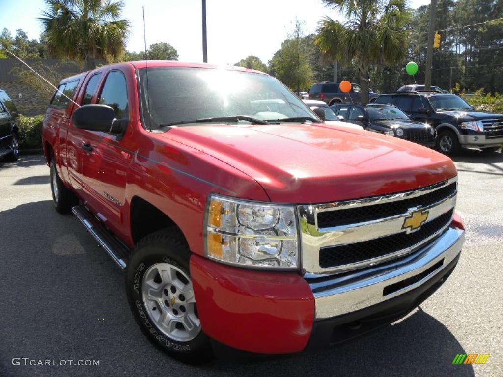 2009 Silverado 1500 LT Extended Cab 4x4 - Victory Red / Light Cashmere photo #1