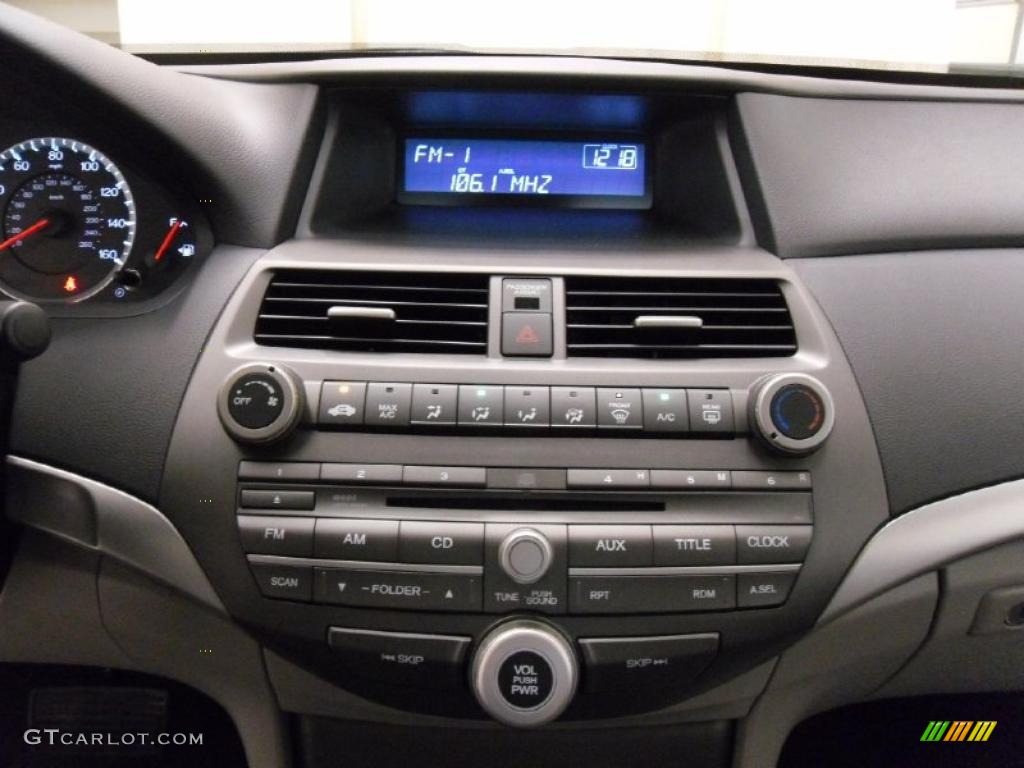 2011 Honda Accord LX-P Sedan Controls Photo #38312143