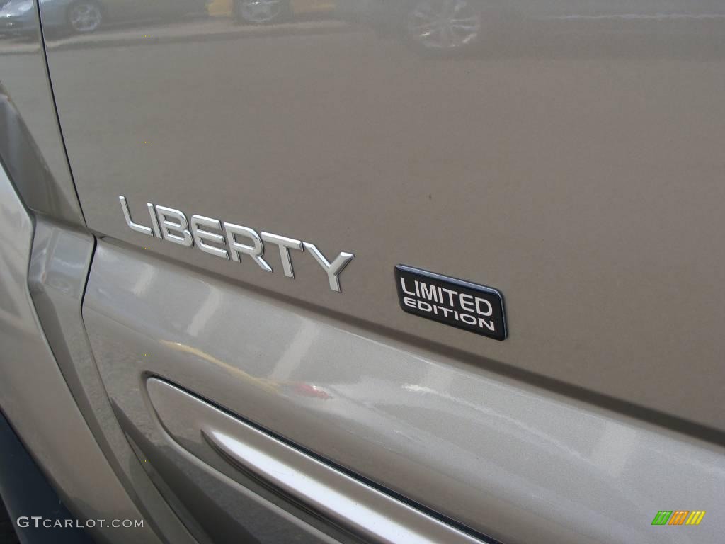 2003 Liberty Limited 4x4 - Light Khaki Metallic / Taupe photo #26