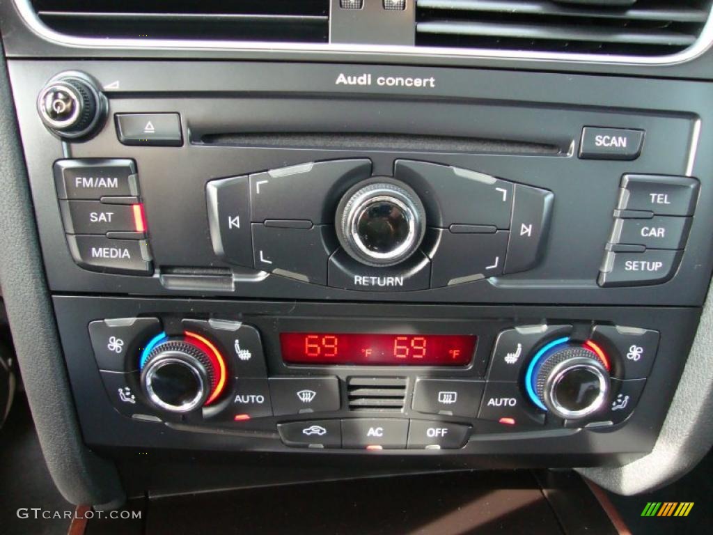 2010 Audi A5 2.0T quattro Coupe Controls Photo #38314007