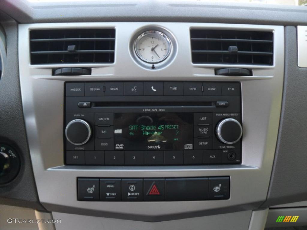 2010 Chrysler Sebring Touring Convertible Controls Photo #38314995