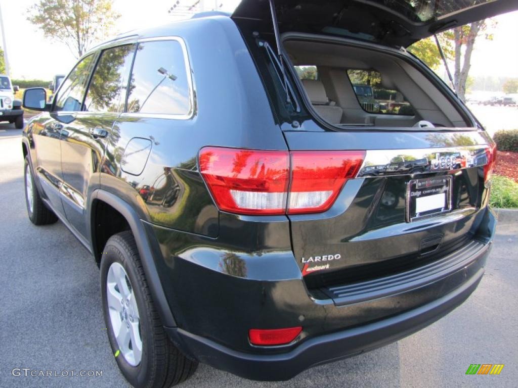 2011 Grand Cherokee Laredo X Package - Natural Green Pearl / Dark Graystone/Medium Graystone photo #8