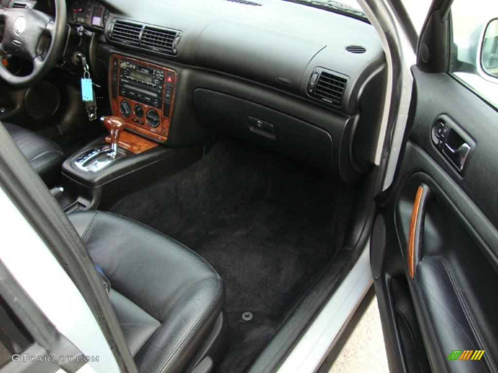 2000 Passat GLX V6 AWD Sedan - Satin Silver Metallic / Black photo #18