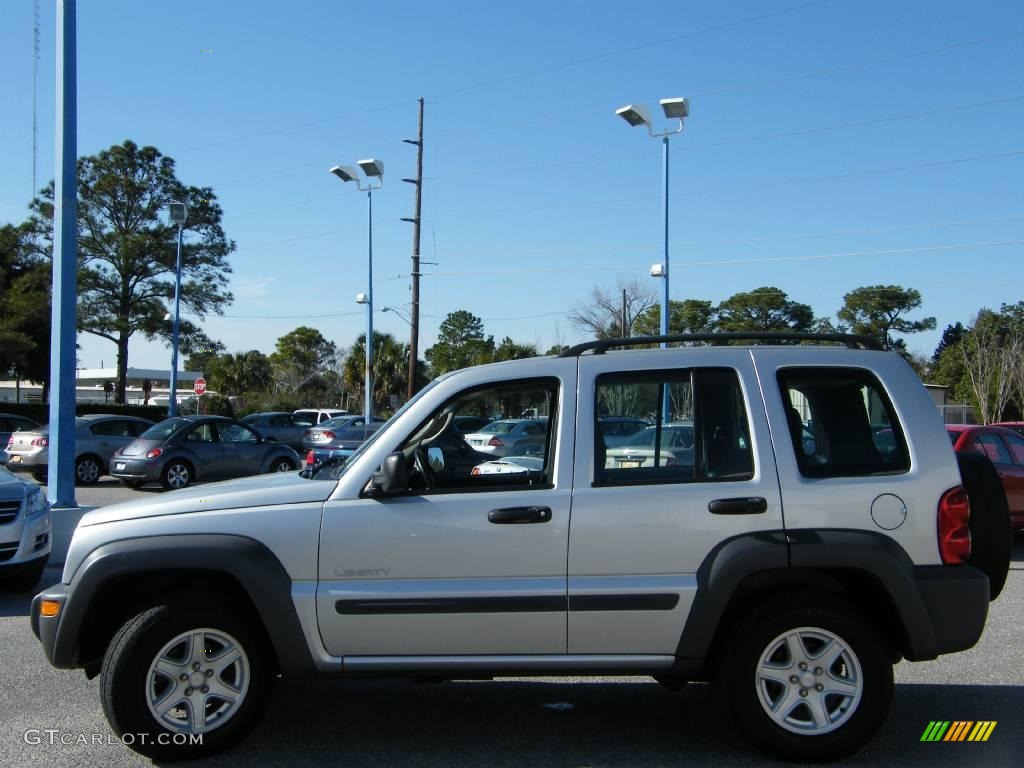 2004 Liberty Sport - Bright Silver Metallic / Dark Slate Gray photo #2