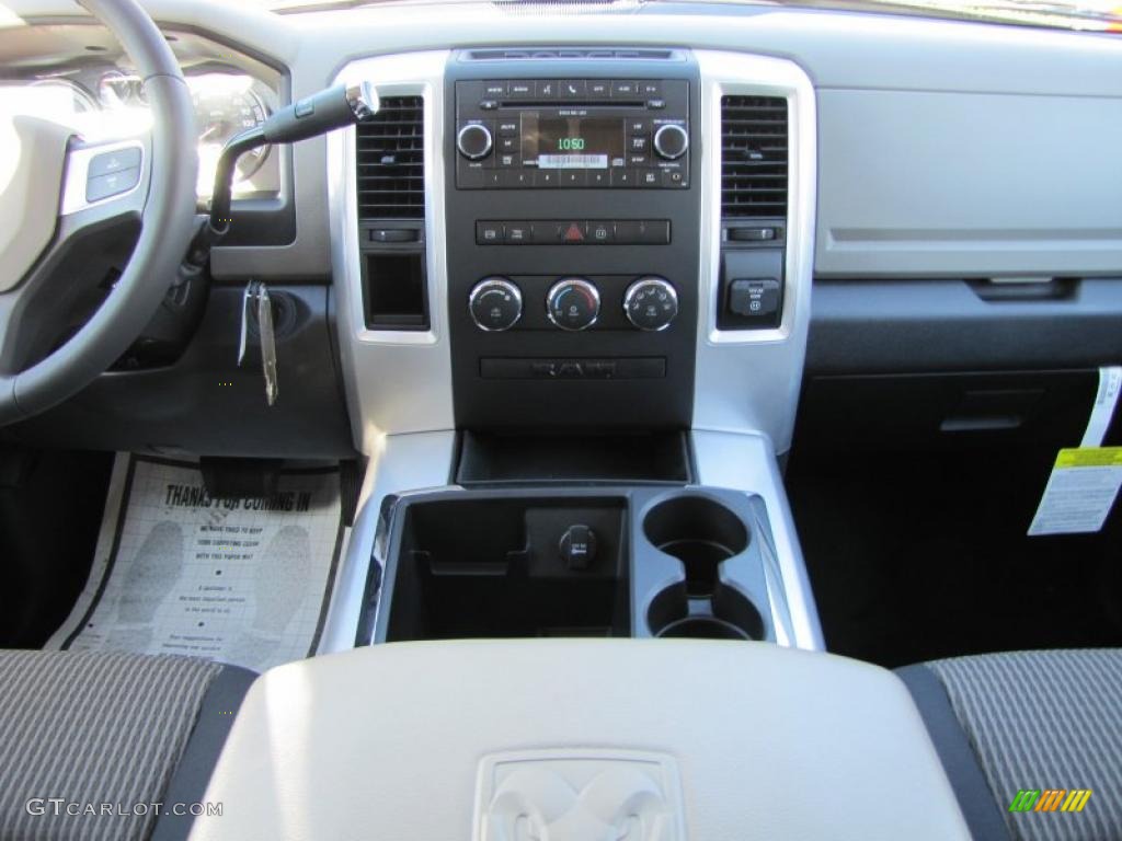 2011 Dodge Ram 3500 HD Big Horn Crew Cab Dually Controls Photo #38316763